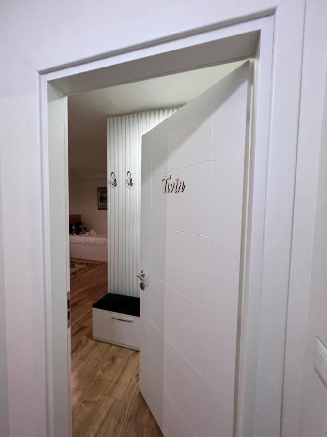 Grand Park & Bllok Area Rooms Tirana Kültér fotó