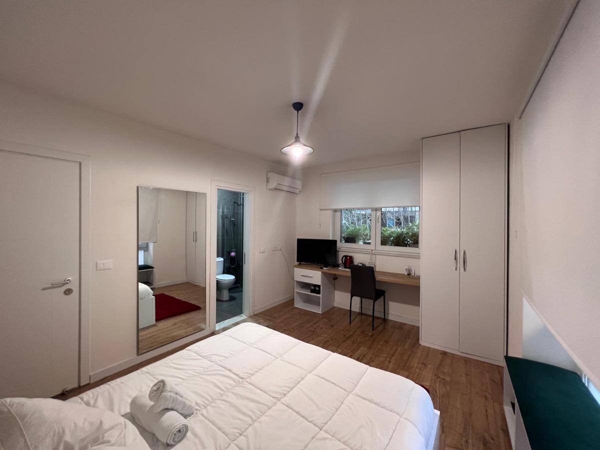 Grand Park & Bllok Area Rooms Tirana Kültér fotó