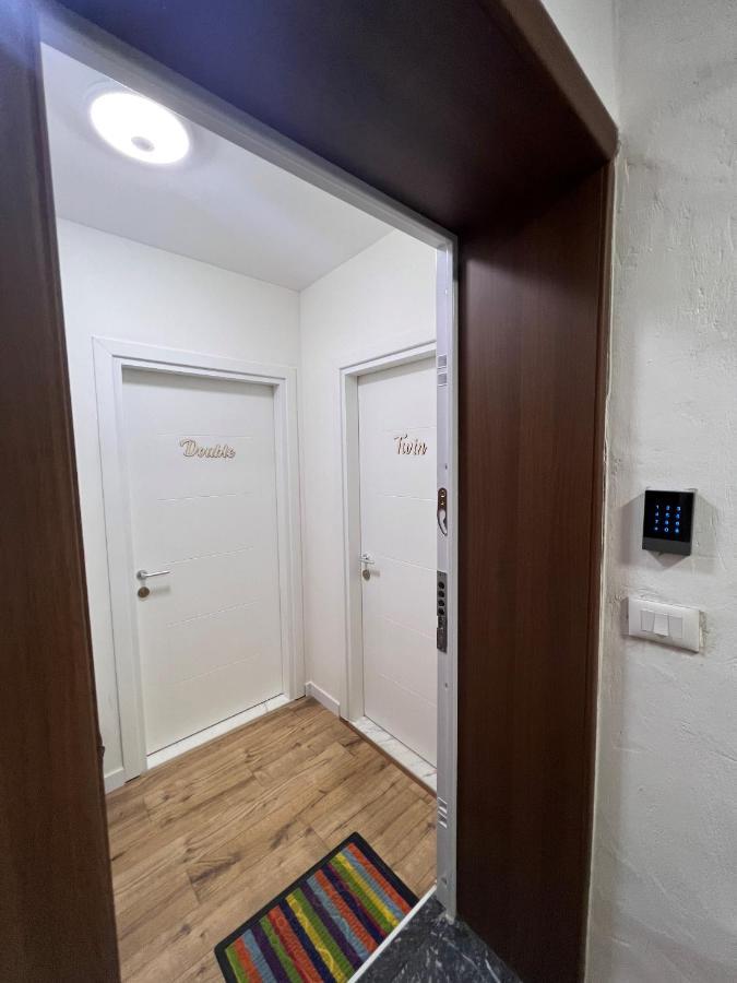 Grand Park & Bllok Area Rooms Tirana Kültér fotó